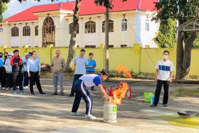 TỔ CHỨC THỰC TẬP PHƯƠNG ÁN CHỮA CHÁY VÀ PHƯƠNG ÁN CỨU NẠN CỨU HỘ CỦA CƠ SỞ ĐỐI VỚI TRƯỜNG THPT LẮK