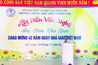 HỘI DIỄN VĂN NGHỆ “BỤI PHẤN THỜI GIAN” KỶ NIỆM 42 NĂM NGÀY NHÀ GIÁO VIỆT NAM