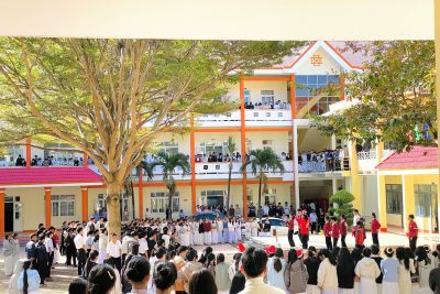 SINH HOẠT GIỮA GIỜ – LAN TỎA KHÔNG KHÍ LỄ HỘI CUỐI NĂM