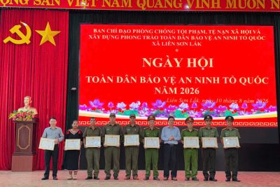 TRƯỜNG THPT LẮK ĐƯỢC KHEN THƯỞNG TẠI NGÀY HỘI TOÀN DÂN BẢO VỆ AN NINH TỔ QUỐC XÃ LIÊN SƠN LẮK NĂM 2026 