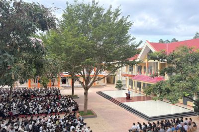 THPT LẮK RỘN RÀNG NGÀY TỰU TRƯỜNG – CHÀO ĐÓN NĂM HỌC 2026–2027