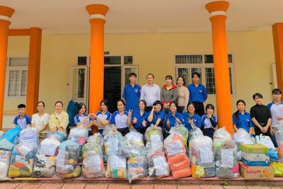 HOẠT ĐỘNG PHÂN LOẠI – SẮP XẾP VẬT TƯ ỦNG HỘ BÀ CON ĐÔNG ĐĂK LĂK BỊ LŨ LỤT