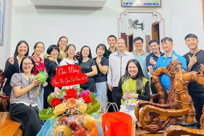 HOẠT ĐỘNG THĂM HỎI GIÁO VIÊN NGHỈ HƯU VÀ BAN GIÁM HIỆU NHÂN DỊP 20/11