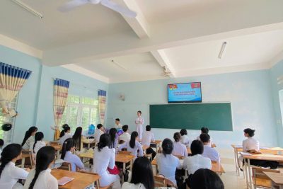 LỄ KẾT NẠP ĐOÀN VIÊN ĐỢT 1 – NĂM HỌC 2025–2026