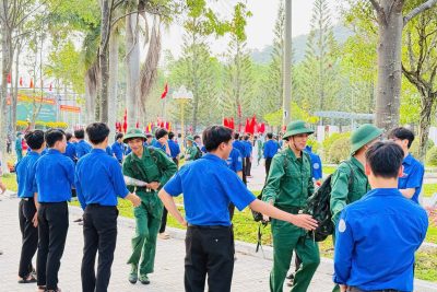 HỌC SINH TRƯỜNG THPT LẮK THAM GIA PHỤC VỤ LỄ GIAO, NHẬN QUÂN NĂM 2026