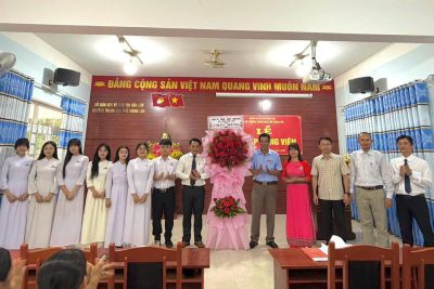CHI BỘ TRƯỜNG THPT LẮK TỔ CHỨC LỄ KẾT NẠP ĐẢNG VIÊN MỚI
